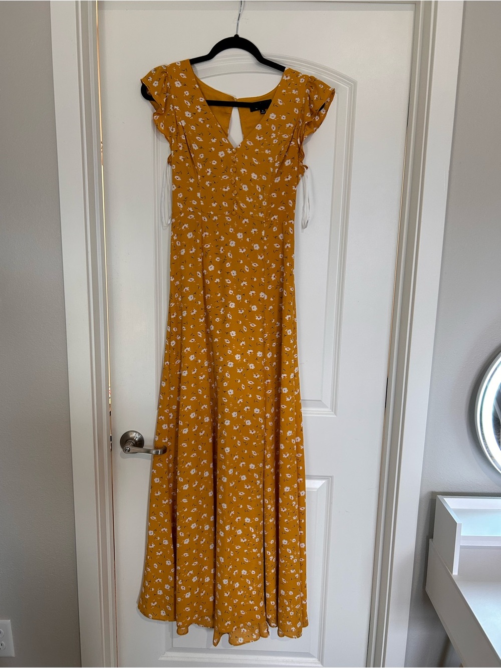 Lulus Yellow Floral V-Neck Maxi Dress with Flutter Sleeves - Picture 4 of 8